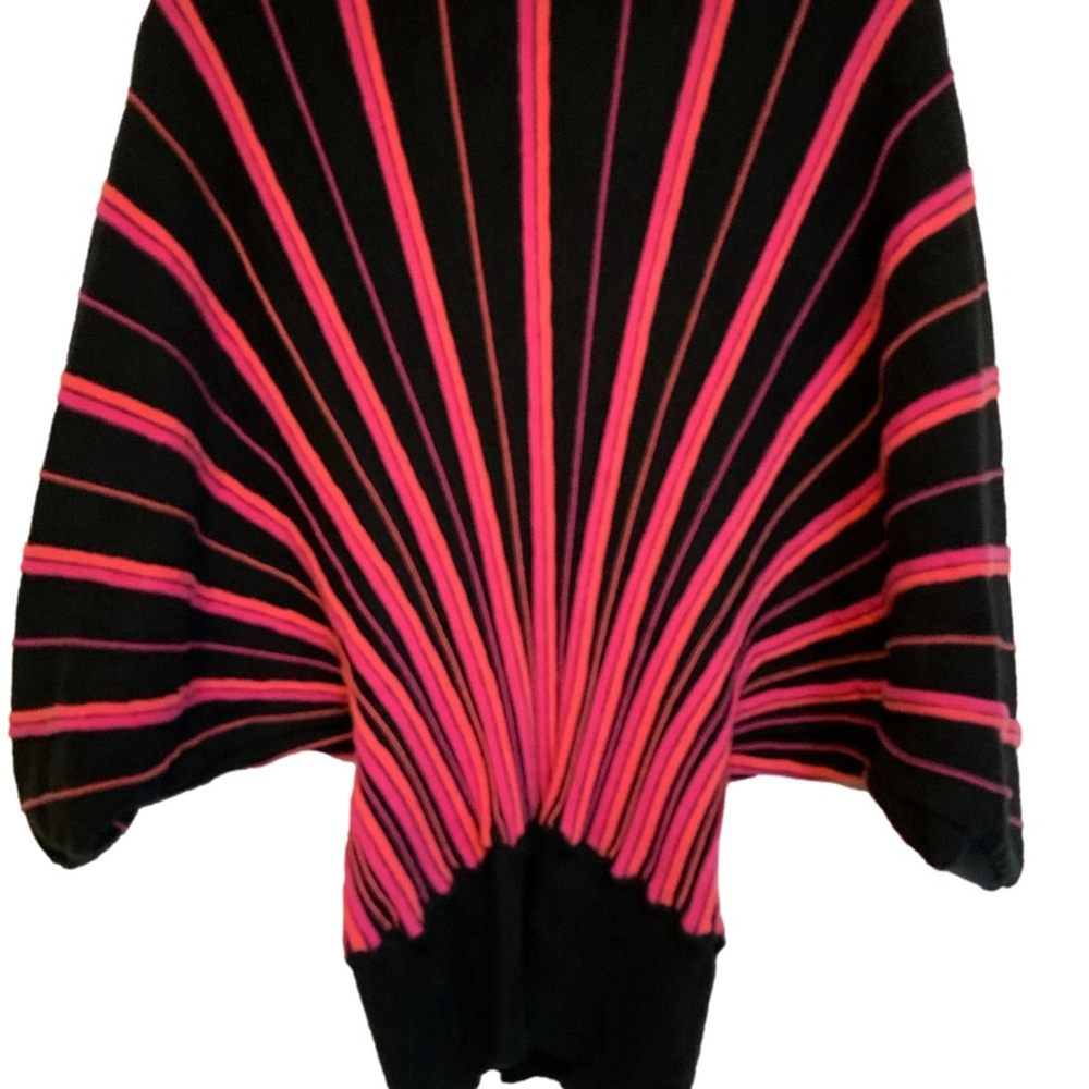 Sweater Slit Arms - Picture 2 of 4